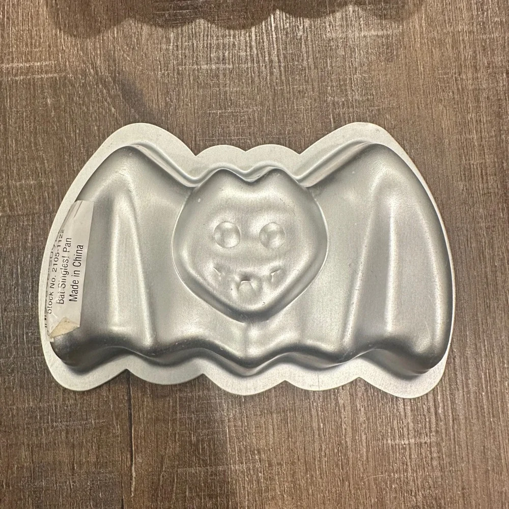 Wilton Bat Singles Mini Cake Pan Set of 2 Halloween Baking Silver 5
